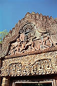 Banteay Srei temple - the duel between the two monkeys Valin and Sugriva, 2nd enclosure west gopura